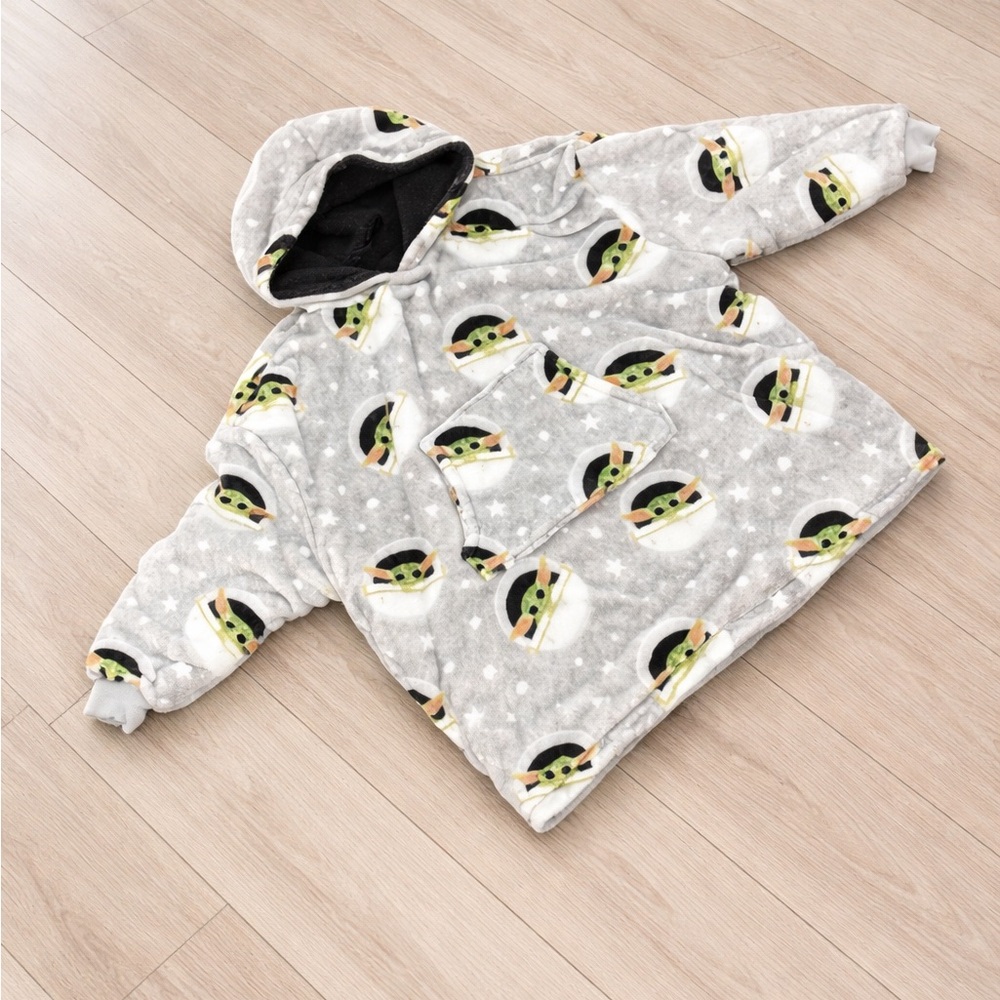 Star Wars Grogu Hooded Poncho Blanket Youth Medium Gray Cozy Lounge Wear